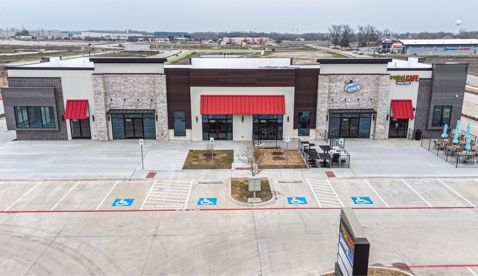 Waxahachie retail center stucco — Waxahachie, TX